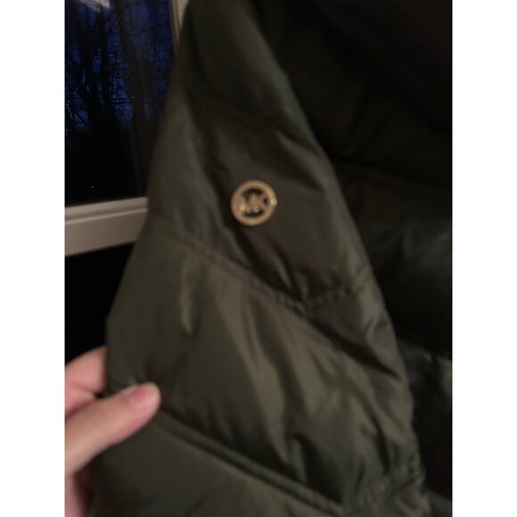 Michael Kors Women's Chevron Puffer Down Coat Faux Fur Hood size XL Nwt - Picture 8 of 10